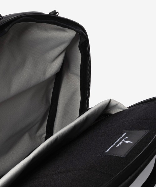 ALPAKA(アルパカ)の「ALPAKA / アルパカ Elements Backpack Pro 撥水/防水 タクティカル バックパック(バックパック/リュック・メンズ・ブラック・FREE)」の14枚目の写真