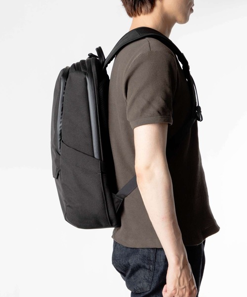 ALPAKA(アルパカ)の「ALPAKA / アルパカ Elements Backpack Pro 撥水/防水 タクティカル バックパック(バックパック/リュック・メンズ・ブラック・FREE)」の3枚目の写真