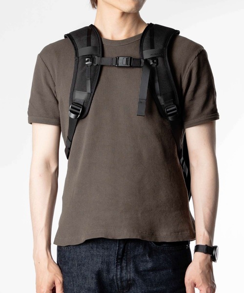 ALPAKA(アルパカ)の「ALPAKA / アルパカ Elements Backpack Pro 撥水/防水 タクティカル バックパック(バックパック/リュック・メンズ・ブラック・FREE)」の4枚目の写真