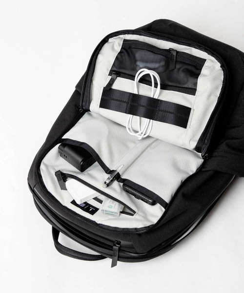 ALPAKA(アルパカ)の「ALPAKA / アルパカ Elements Backpack Pro 撥水/防水 タクティカル バックパック(バックパック/リュック・メンズ・ブラック・FREE)」の5枚目の写真