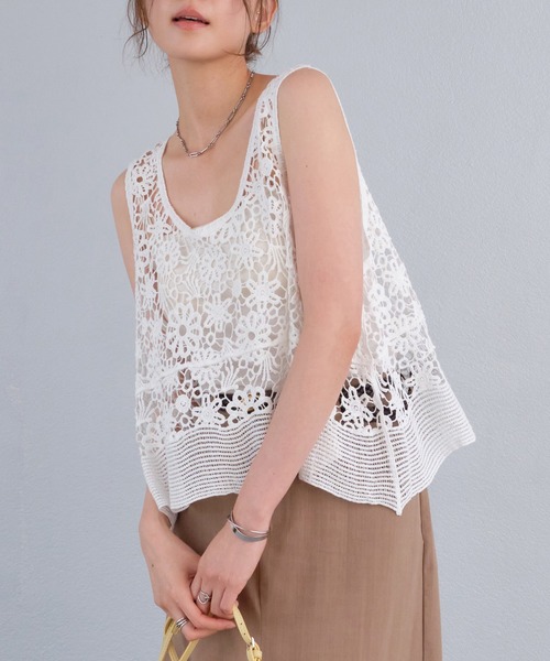 murea（ミュレア）の「コットンフラワークロッシェ編みノースリーブトップス（Tシャツ/カットソー・レディース・ホワイト/アイボリー/ブラック・FREE）」の4枚目の写真