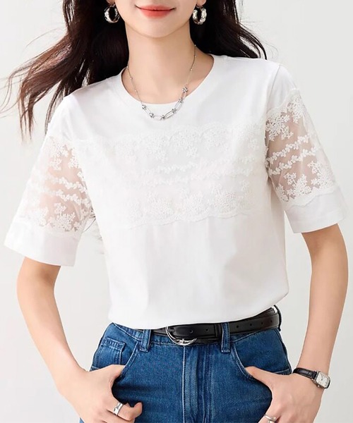 Doux Belle(ドゥーベル)の「レース切替ラウンドネックTシャツ(Tシャツ/カットソー・レディース・ホワイト/ブラック/グレー・MEDIUM/LARGE/X-LARGE)」の1枚目の写真
