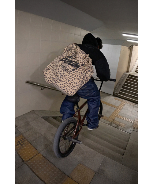 DEINET（ダイニット）の「[GGUM x DEINET] HOODIE IN BLACK（パーカー・レディース・その他・FREE）」の5枚目の写真