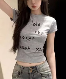 HALEY PESCA/Y2K レタリングプリント スリムTシャツ