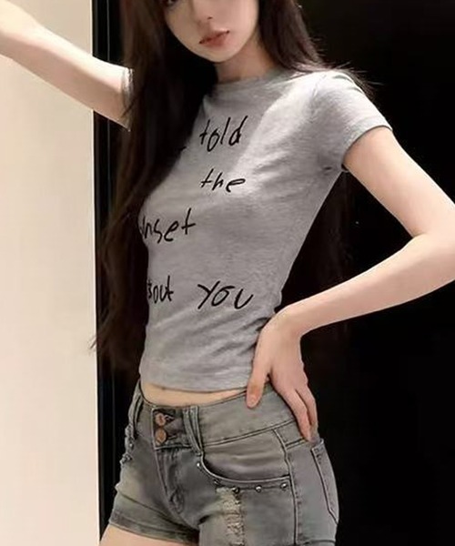 HALEY PESCA（ヘーリーペスカ）の「HALEY PESCA/Y2K レタリングプリント スリムTシャツ（Tシャツ/カットソー・レディース・グレー・SMALL）」の4枚目の写真