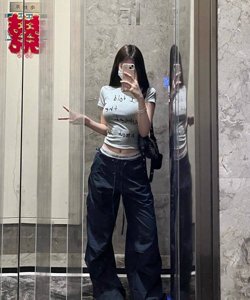 HALEY PESCA（ヘーリーペスカ）の「HALEY PESCA/Y2K レタリングプリント スリムTシャツ（Tシャツ/カットソー・レディース・グレー・SMALL）」の5枚目の写真