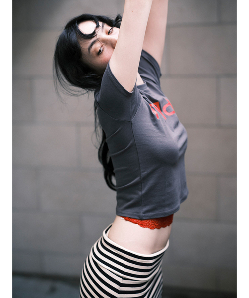 Oriens JOURNAL STANDARD（オリエンス ジャーナルスタンダード）の「コングラチュレーションズTee（Tシャツ/カットソー・レディース・ライトグレー/パープル/カーキ・FREE）」の5枚目の写真