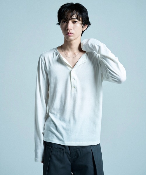CAMPHOR WOOD(カンファーウッド)の「RIB HENLEY NECK L/S TEE / リブヘンリーネックTEE(Tシャツ/カットソー・メンズ・ラベンダー/スミクロ/ホワイト/ライトブルー/ブラック・SMALL/MEDIUM/LARGE)」の1枚目の写真