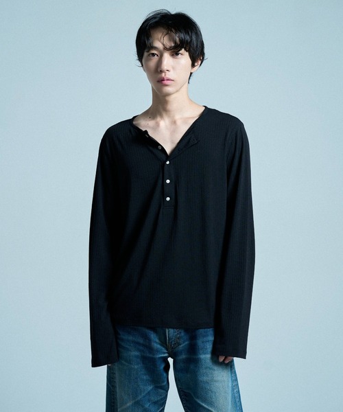 CAMPHOR WOOD(カンファーウッド)の「RIB HENLEY NECK L/S TEE / リブヘンリーネックTEE(Tシャツ/カットソー・メンズ・ラベンダー/スミクロ/ホワイト/ライトブルー/ブラック・SMALL/MEDIUM/LARGE)」の2枚目の写真