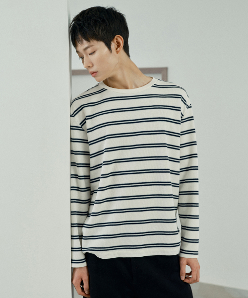 MINDBRIDGE(マインドブリッジ)の「ニットライクストライプセミオーバーフィット長袖Tシャツ - 2color(Tシャツ/カットソー・メンズ・グレー/アイボリー・95/100/105/110)」の4枚目の写真