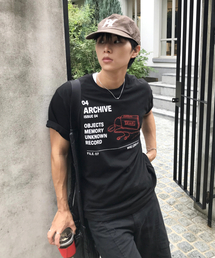 [ジュンヒョク x フラブスアート] アーカイブグラフィック半袖Tシャツブラック