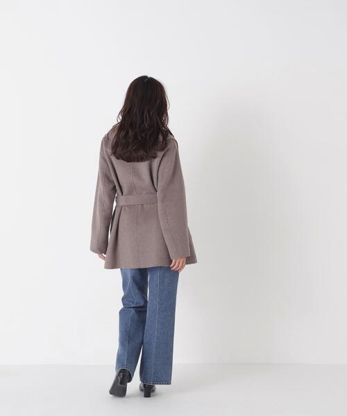 NATURAL BEAUTY BASIC(ナチュラルビューティーベーシック)の「リバーベルテッドハーフコート(その他アウター・レディース・ネイビー/ブラウン/オフホワイト・SMALL/MEDIUM)」の5枚目の写真