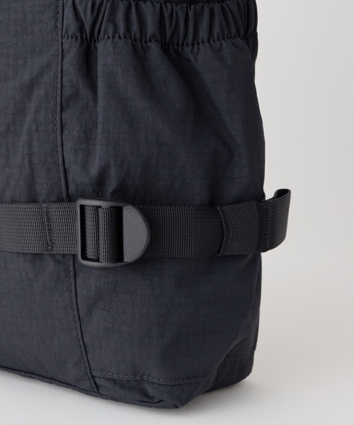 WILD THINGS（ワイルドシングス）の「米軍ラジオバッグモチーフ【WILD THINGS】STORAGE SHOULDER M リップストップナイロン ショルダーバッグ（ショルダーバッグ・レディース・ブラック/ベージュ/カーキ・ONE SIZE）」の12枚目の写真