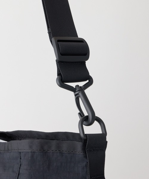 WILD THINGS（ワイルドシングス）の「米軍ラジオバッグモチーフ【WILD THINGS】STORAGE SHOULDER M リップストップナイロン ショルダーバッグ（ショルダーバッグ・レディース・ブラック/ベージュ/カーキ・ONE SIZE）」の13枚目の写真