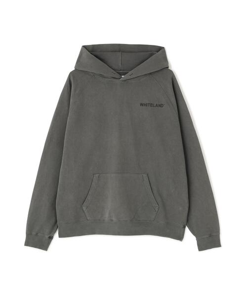 WHITELAND(ホワイトランド)の「【WEB&DEPOT限定】WHITELAND/ホワイトランド/LOGO PIGMENT SWEAT HOODIE(パーカー・メンズ・ベージュ/ブラック・L/M/S)」の2枚目の写真