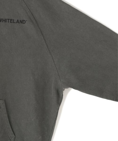 WHITELAND(ホワイトランド)の「【WEB&DEPOT限定】WHITELAND/ホワイトランド/LOGO PIGMENT SWEAT HOODIE(パーカー・メンズ・ベージュ/ブラック・L/M/S)」の12枚目の写真