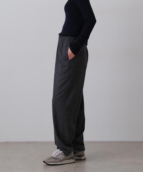 YLEVE（イレーヴ）の「YLEVE / SUPER120's WOOL FLANNEL EASY TROUSERS（その他パンツ・レディース・ネイビー/グレー・1/2）」の6枚目の写真