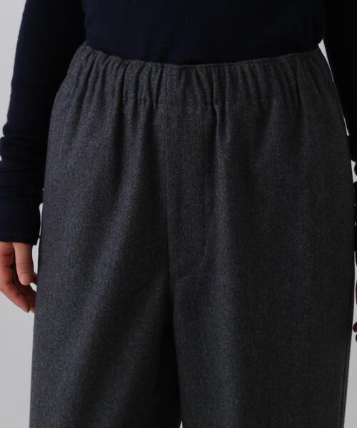 YLEVE（イレーヴ）の「YLEVE / SUPER120's WOOL FLANNEL EASY TROUSERS（その他パンツ・レディース・ネイビー/グレー・1/2）」の8枚目の写真