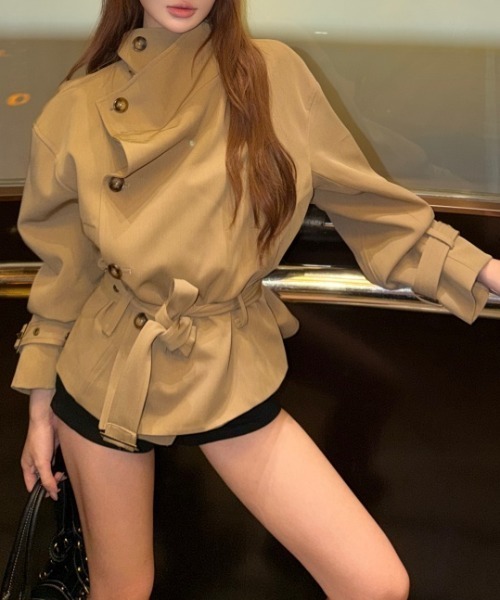 FLINEA(フリネア)の「ベルト付きスタンドカラートレンチコート(トレンチコート・レディース・ベージュ・L/M/S)」の2枚目の写真