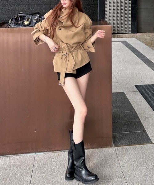 FLINEA(フリネア)の「ベルト付きスタンドカラートレンチコート(トレンチコート・レディース・ベージュ・L/M/S)」の8枚目の写真