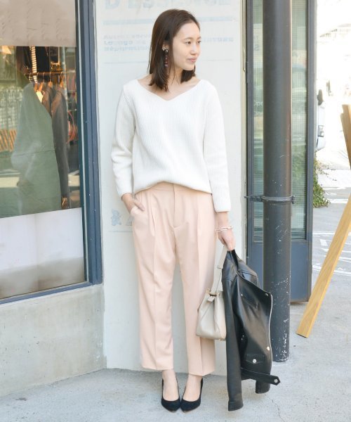 SLOBE IENA(スローブイエナ)の「カラーテーパードパンツ◆(その他パンツ・レディース・ピンク/ベージュ/ネイビー・T38/38/36/40/S36)」の6枚目の写真