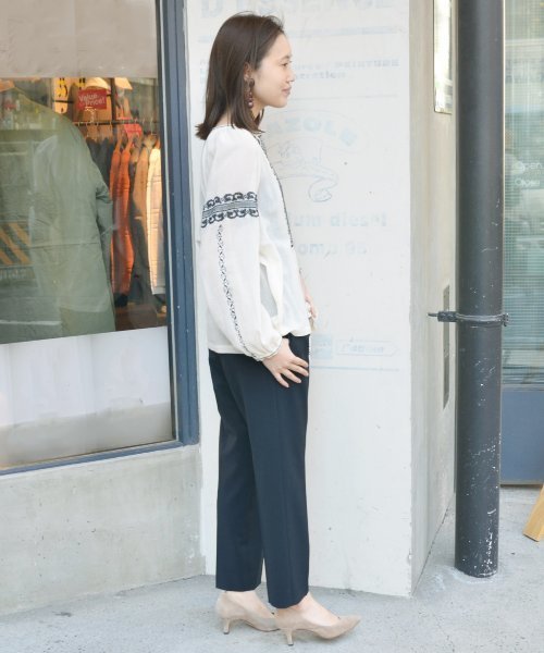 SLOBE IENA(スローブイエナ)の「カラーテーパードパンツ◆(その他パンツ・レディース・ピンク/ベージュ/ネイビー・T38/38/36/40/S36)」の9枚目の写真