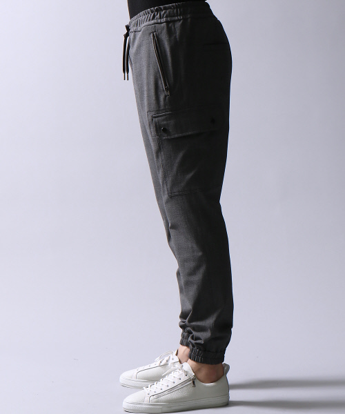 5351 POUR LES HOMMES(ゴーサンゴーイチプールオム)の「ドライピンヘッドイージーカーゴパンツ(カーゴパンツ・メンズ・グレー/ブラック・44/46/48/50)」の13枚目の写真