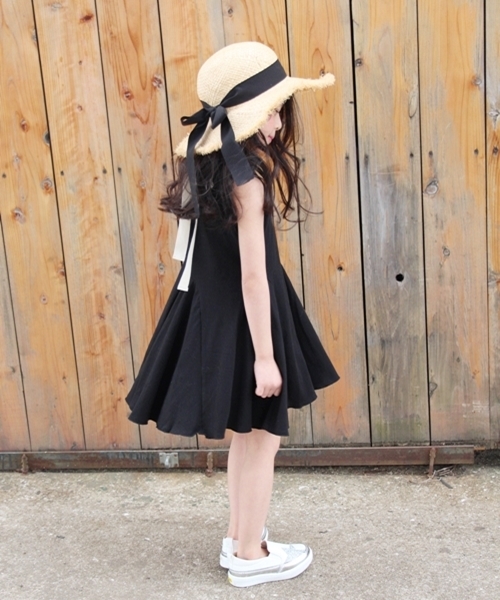 Rora（ローラ）の「ナチュリア タンクワンピース(2color)（ワンピース・キッズ・ブラック/マスタード・120cm/130cm/100cm/110cm/140cm/150cm）」の5枚目の写真