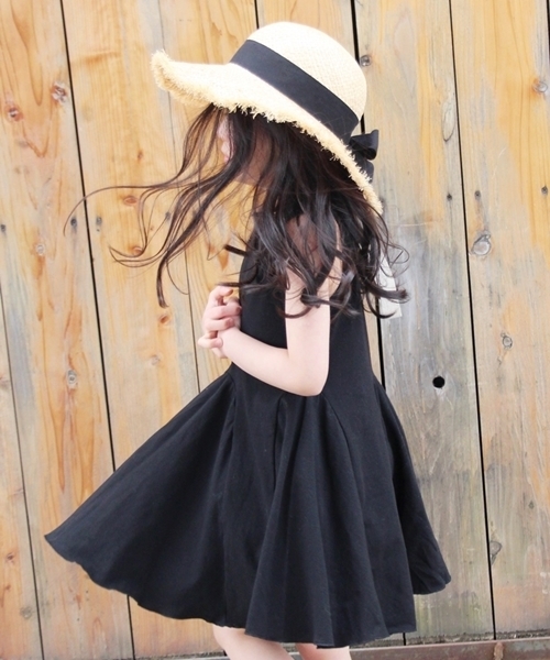 Rora（ローラ）の「ナチュリア タンクワンピース(2color)（ワンピース・キッズ・ブラック/マスタード・120cm/130cm/100cm/110cm/140cm/150cm）」の9枚目の写真