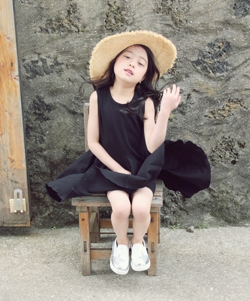 Rora（ローラ）の「ナチュリア タンクワンピース(2color)（ワンピース・キッズ・ブラック/マスタード・120cm/130cm/100cm/110cm/140cm/150cm）」の10枚目の写真