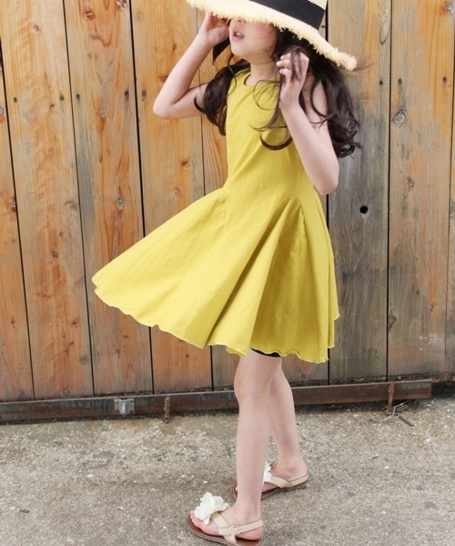 Rora（ローラ）の「ナチュリア タンクワンピース(2color)（ワンピース・キッズ・ブラック/マスタード・120cm/130cm/100cm/110cm/140cm/150cm）」の16枚目の写真