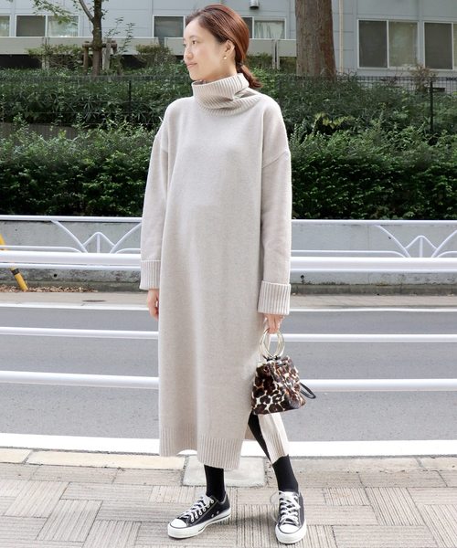 SLOBE IENA（スローブイエナ）の「サイドスリットボトルネックニットワンピース◆（ワンピース・レディース・ライトグレー/ブラック/ベージュ/ブラウン・FREE）」の8枚目の写真