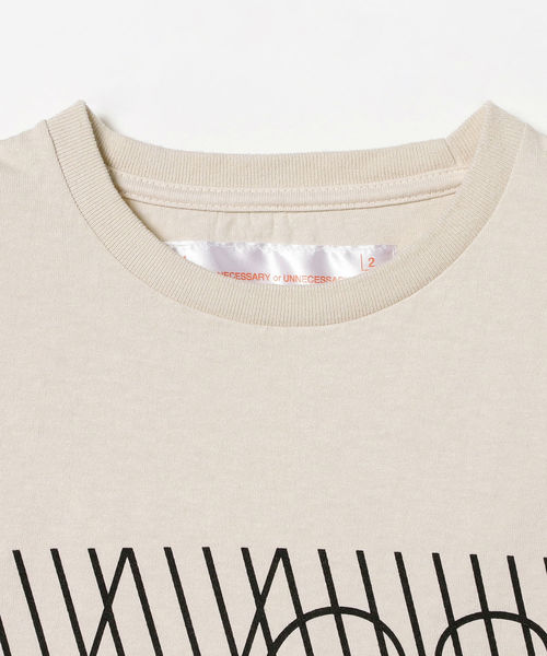 NECESSARY or UNNECESSARY（ネセサリーオアアンネセサリー）の「NECESSARY or UNNECESSARY / Wes グラフィックロゴ Tシャツ ＜MEN＞（Tシャツ/カットソー・メンズ・ブラック・MEDIUM）」の7枚目の写真