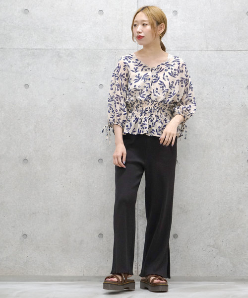 w closet（ダブルクローゼット）の「チェリー柄ウエストシャーリングブラウス（シャツ/ブラウス・レディース・アイボリー/ブラック・FREE）」の16枚目の写真