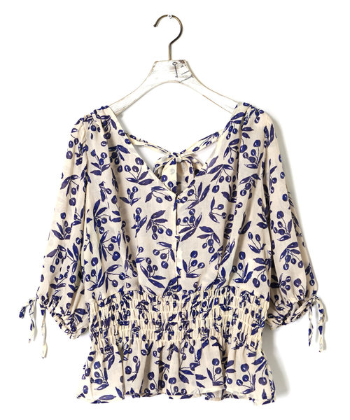 w closet（ダブルクローゼット）の「チェリー柄ウエストシャーリングブラウス（シャツ/ブラウス・レディース・アイボリー/ブラック・FREE）」の10枚目の写真