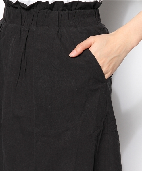 mystic(ミスティック)の「ハリ感タックギャザースカート(スカート・レディース・ブルー/ブラック/オフホワイト/レッド・フリ-)」の8枚目の写真