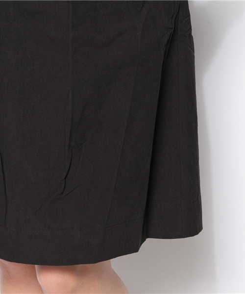 mystic(ミスティック)の「ハリ感タックギャザースカート(スカート・レディース・ブルー/ブラック/オフホワイト/レッド・フリ-)」の7枚目の写真