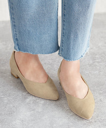 Vカット チャンキーヒールパンプス