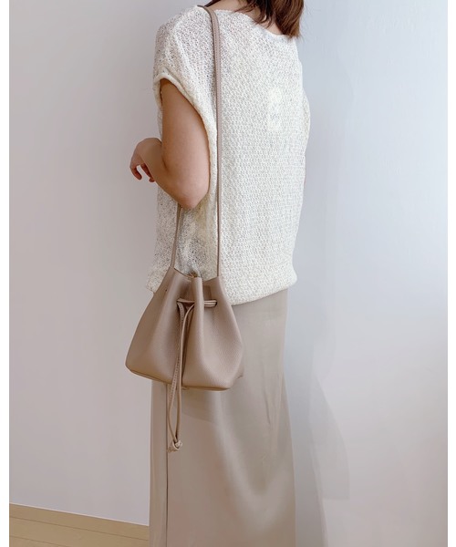 CLEA（クレア）の「柔らかフェイクレザー 2WAY 巾着 ミニショルダー（ショルダーバッグ・レディース・ブラック/グレイッシュベージュ/ブラウン/オフホワイト・FREE）」の12枚目の写真