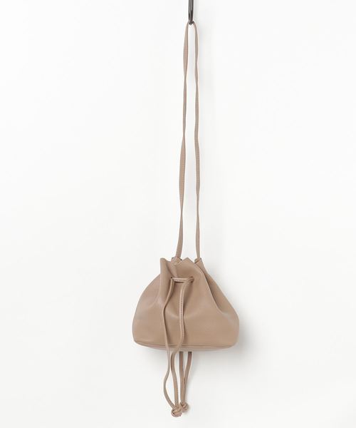 CLEA（クレア）の「柔らかフェイクレザー 2WAY 巾着 ミニショルダー（ショルダーバッグ・レディース・ブラック/グレイッシュベージュ/ブラウン/オフホワイト・FREE）」の17枚目の写真