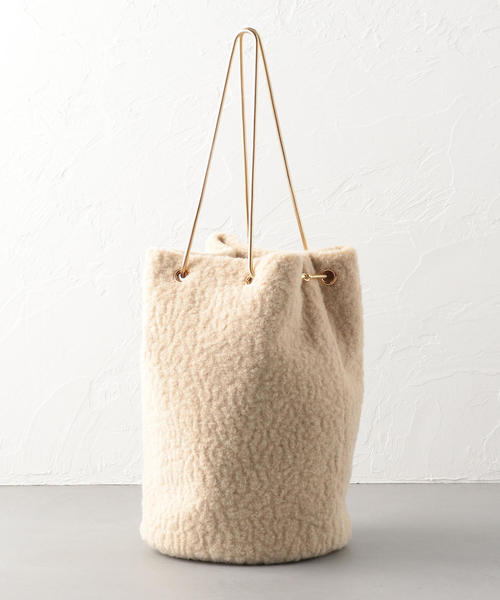 ODETTE E ODILE（オデットエオディール）の「O Uボアチェーンキンチャク（ショルダーバッグ・レディース・ベージュ・FREE）」の2枚目の写真