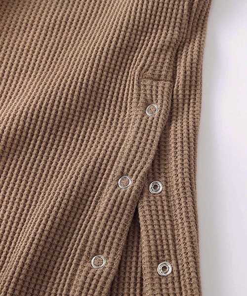 GeeRA(ジーラ)の「サイドボタンワッフル素材ワンピース(ワンピース・レディース・ブラック/ベージュ/モカ・MEDIUM/LARGE/XX-LARGE/X-LARGE)」の7枚目の写真