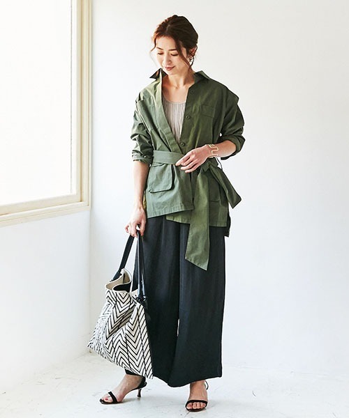 TOPKAPI（トプカピ）の「【Water Lilly ウォーター リリィ】シャイニーリラックスパンツ（その他パンツ・レディース・ブラック/ベージュ/グレイッシュブルー・FREE）」の5枚目の写真