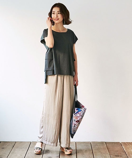 TOPKAPI（トプカピ）の「【Water Lilly ウォーター リリィ】シャイニーリラックスパンツ（その他パンツ・レディース・ブラック/ベージュ/グレイッシュブルー・FREE）」の6枚目の写真