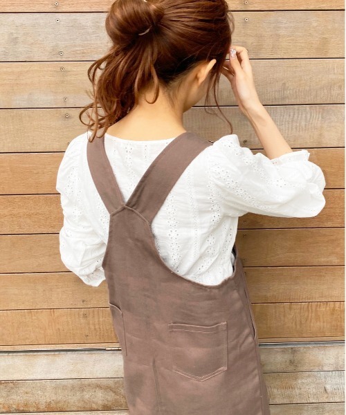 apres jour（アプレジュール）の「ワッペン付きジャンスカ【ZOZOTOWN限定アイテム】（ジャンパースカート・レディース・オフホワイト/カーキ/モカ・フリー）」の11枚目の写真