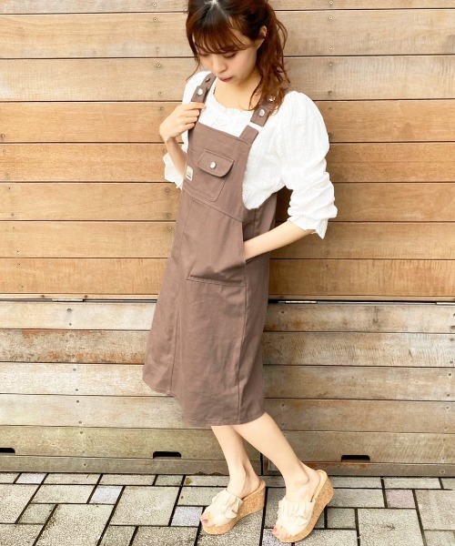 apres jour（アプレジュール）の「ワッペン付きジャンスカ【ZOZOTOWN限定アイテム】（ジャンパースカート・レディース・オフホワイト/カーキ/モカ・フリー）」の10枚目の写真