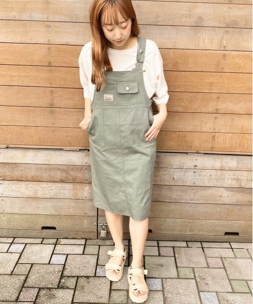 apres jour（アプレジュール）の「ワッペン付きジャンスカ【ZOZOTOWN限定アイテム】（ジャンパースカート・レディース・オフホワイト/カーキ/モカ・フリー）」の5枚目の写真