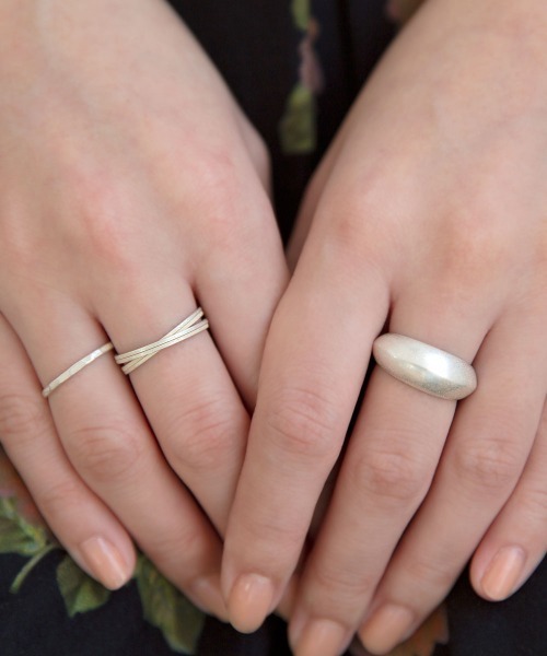 colleca la(コレカラ)の「ボリュームセットリング(リング・レディース・シルバー/ゴールド・フリ-)」の6枚目の写真