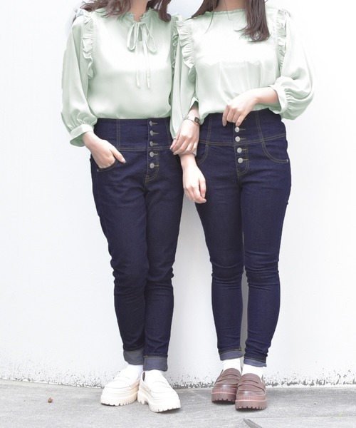 PairPair（ペアペア）の「2WAYフリルブラウス（シャツ/ブラウス・レディース・オフホワイト/ライトグリーン/ラベンダー・FREE）」の5枚目の写真