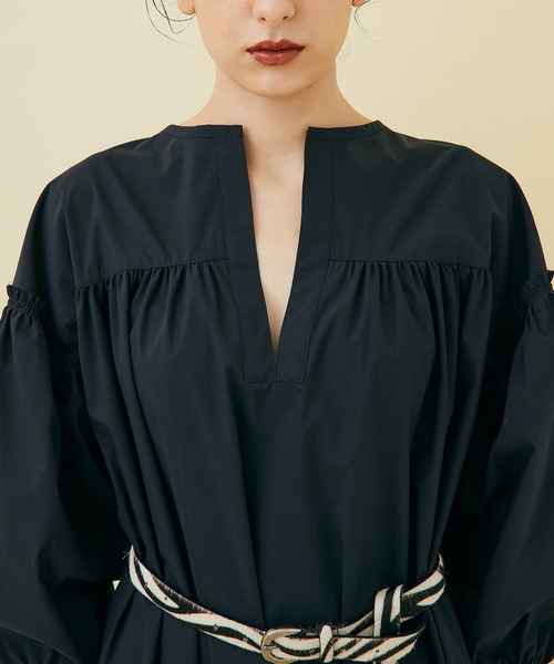 STUDIOUS（ステュディオス）の「【STUDIOUS】ギャザースリーブ２WAYマキシワンピース（ワンピース・レディース・ブラック/ベージュ・1/2）」の10枚目の写真